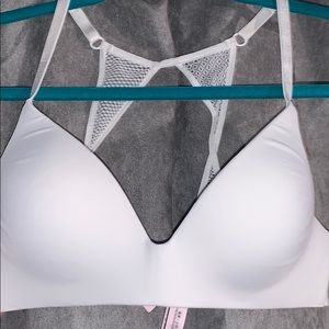 Victoria Secret No Wire Bra